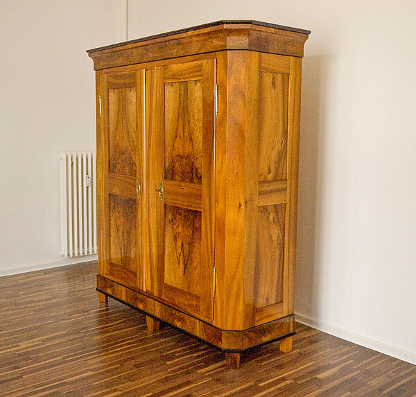 Möbelrestauration Biedermeier Schrank